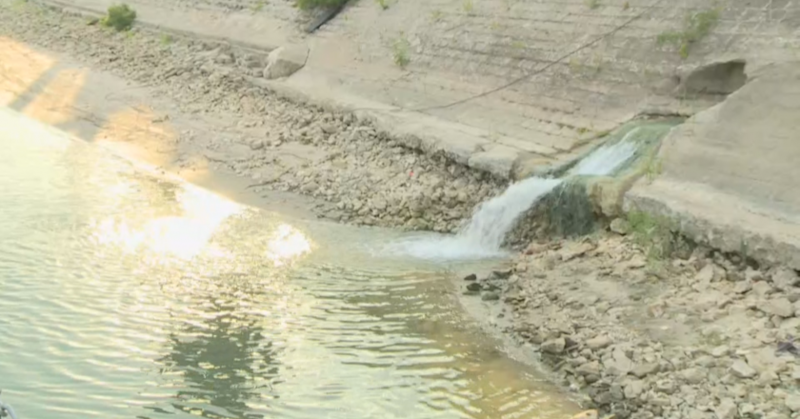 Продължава замърсяването на река Дунав край РусеОт един от колекторите