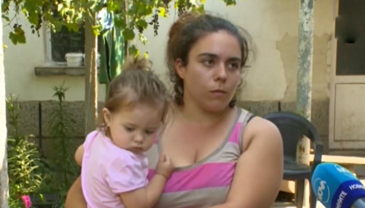 Пожар остави младо семейство с бебе без дом.Инцидентът е станал