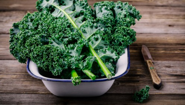 За заздравяване на костите, трябва да ядете къдраво зеле (кейл),