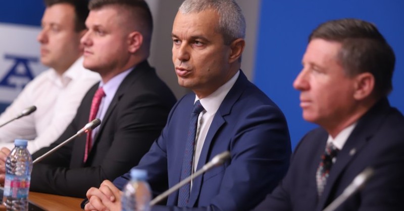 Представители на управляващата коалиция са се свързвали с трима от