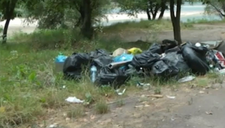 От Общината напомнят, че реката е забранена за плуванеЕдно от