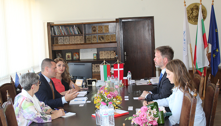 Посланикът на Дания Н. Пр. Йес Нилсен посети РусеПосланикът на