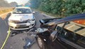 Кола се заби в патрулка край Казанлък