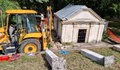 Група русенци реставрират гробницата на Захари Стоянов със собствени средства