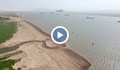 Сушата "изпи" най-голямото сладководно езеро в Китай