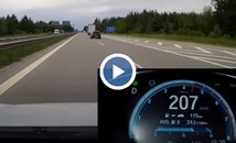 Шофьор показа как се спира при шофиране с 200 км/ч