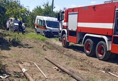 Пожар край вилна зона Росенец край БургасГорят сухи треви и