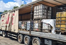 Контейнери са с нарушена цялост и изтичане на съдържащата се