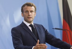 Френският президент Еманюел Макрон предупреди днес сънародниците си в края