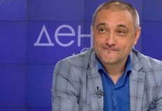 Той определи поставянето на четвърта доза като част от абсурда От