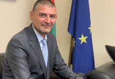 Членове на Управителния съвет на АПИ са Теодора Василева и