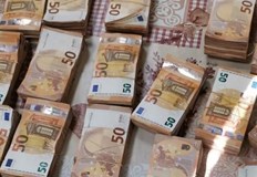 Недекларирани 210 000 евро откриха митнически служители на ТД Митница