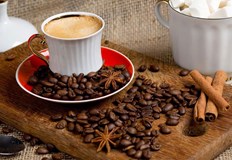Чаят и кафето са едни от напитките които консумираме ежедневноКанелата