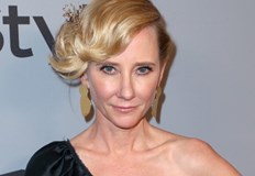 Преди дни тя претърпя тежка катастрофаПочина актрисата Ан Хечи съобщава вестник