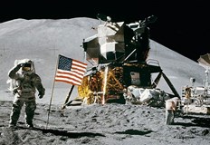 НАСА се подготвя да прати отново хора на ЛунатаА до