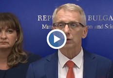 Средната учителска заплата е поддържано да бъде с 25 над средната заплата Средствата за