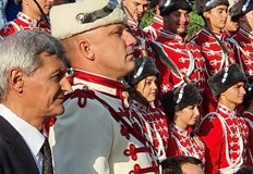 Основните рискове са свързани със спада в икономиката в резултат