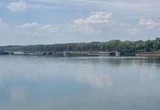 В българо румънския участък има 20 прага които затрудняват корабоплаванетоСтотици самоходни