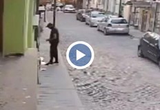 Македонският портал Трибуна разпространи видео от подпалването на Българския културен клуб Иван