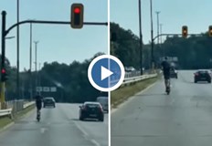 Столичен тротинеткаджия гази закона За пореден път Шофьор помля тротинеткаджия на