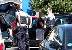 Мъжът вдигнал колата с крик съучастникът му успял да избягаКатализаторите