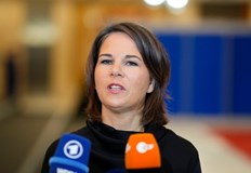 Санкциите включват финансови наказателни мерки забрана на вноса на злато