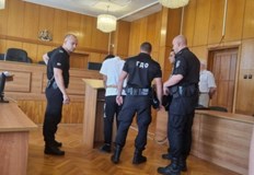 Прокуратурата се усъмни във възрастта на младежаВ Окръжен съд в