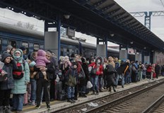 Битката за Донбас продължава а с нея паралелно тече и