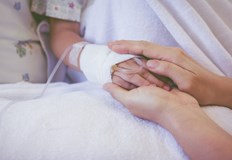 Момиченцето е с опасност за животаДве деца са приети през