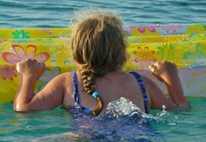 То е прегледано от екип на спешната помощМомиченце на 10 години