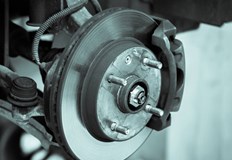 Смяната на спирачните дискове се извършва не според посочения от