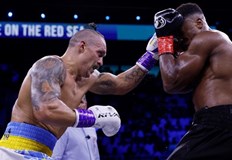Александър Усик е новият стар шампион по бокс в тежка