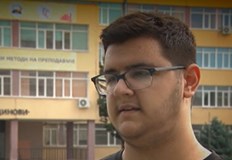 Жена с 95 инвалидност разчита на грижите на 17 годишния си