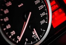 Съвременните автомобили имат изключително много сензори и датчици които да