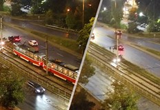 Автомобил разби оградата близо до трамвайната спирка по линия 22