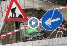 Таксиметровият автомобил е пропаднал в изкоп до училище  Тома Кърджиев Инцидентът е