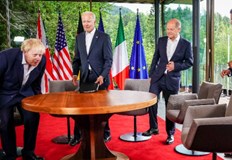 Лидерите на Съединените щати Великобритания Франция и Германия обсъдиха проблемите