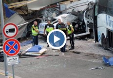 Ексклузивни кадри разкриват катастрофата между патрулката и автобуса с мигранти в