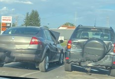 Инцидентът е станал до полигонаКатастрофа между два леки автомобила е