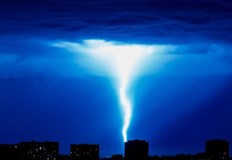 Сред загиналите има две децаМощни бури взеха пет жертви в