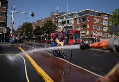 Властите в някои части на страната вече наложиха ограничения на