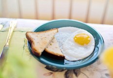 Разумното количество е едно яйце на денЯйцата се съдържат в