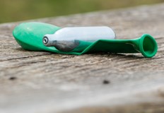 Законът забранява и употребата на райски газ в закрити обществени