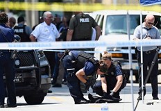 Полицаят е бил влачен 30 метраПолицай в щата Луизиана е