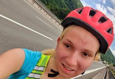 Мрежите гръмнаха Емили с тротинетката си продава тротинеткатаВчера возилото се появи в известен сайт за продажба