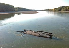 Ниските нива на водите в реката разкриха потънали германски кораби от
