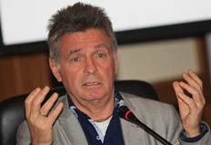 Като не вярваме на държавата нека гражданите сами решават предлага