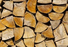 Над 1 5 милиона домакинства в България се отопляват на дърваНад половин България