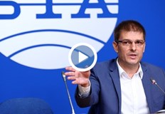 Всички пратки са разтоварени на полското летище Жешов Само за първите