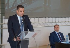 Срещата е планирана за утре в зала Европа на Доходното здание